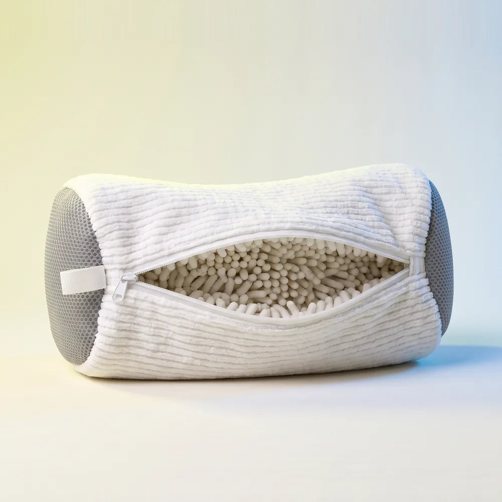 Le sac Kickow blanc fermé, vu de trois quarts sur fond clair